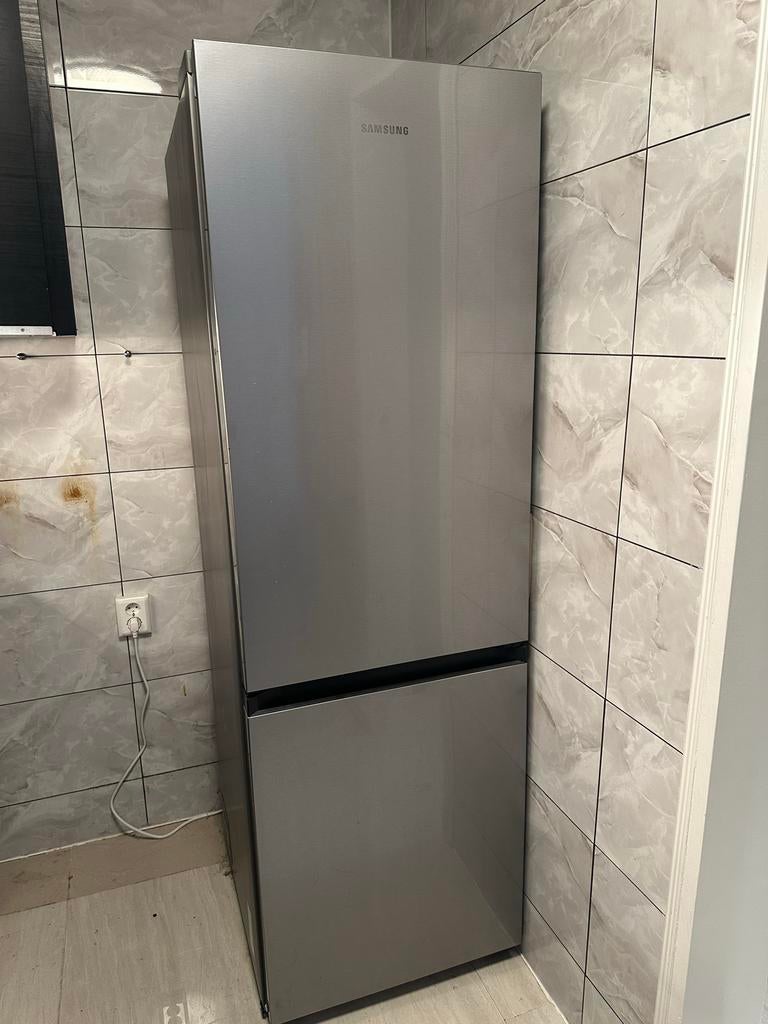 Samsung RB34C600CSA/EF Koel-vriescombinatie, Witgoed en Apparatuur, Koelkasten en IJskasten, Zo goed als nieuw, Met aparte vriezer