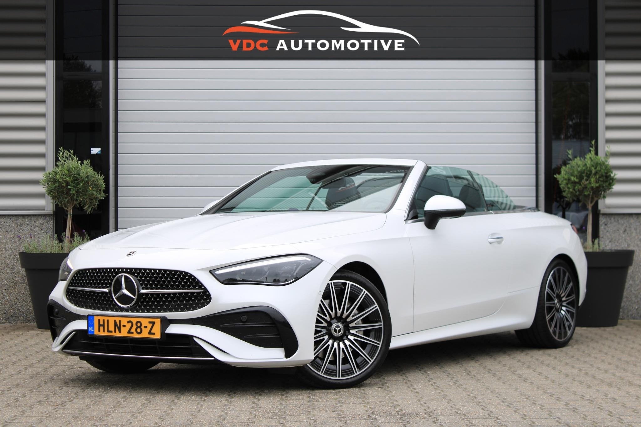 Mercedes-Benz CLE Cabriolet 200 AMG Cabrio Burmester | Distr, Auto's, Automaat, Dealer onderhouden, 4 cilinders, Cabriolet