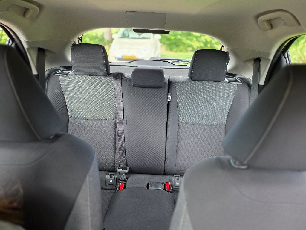 Foto 8 van Yaris Hybrid 2020 grijs Garantie Trekh, Android auto Keyless