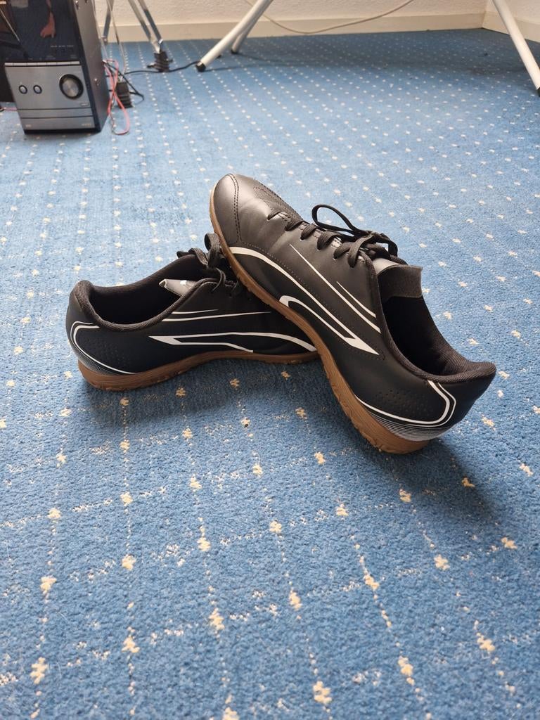 Puma Sportschoenen Indoor met Non-Marking Zolen Maat 42, Kleding | Heren, Schoenen, Puma, Ophalen of Verzenden, Gedragen, Sportschoenen