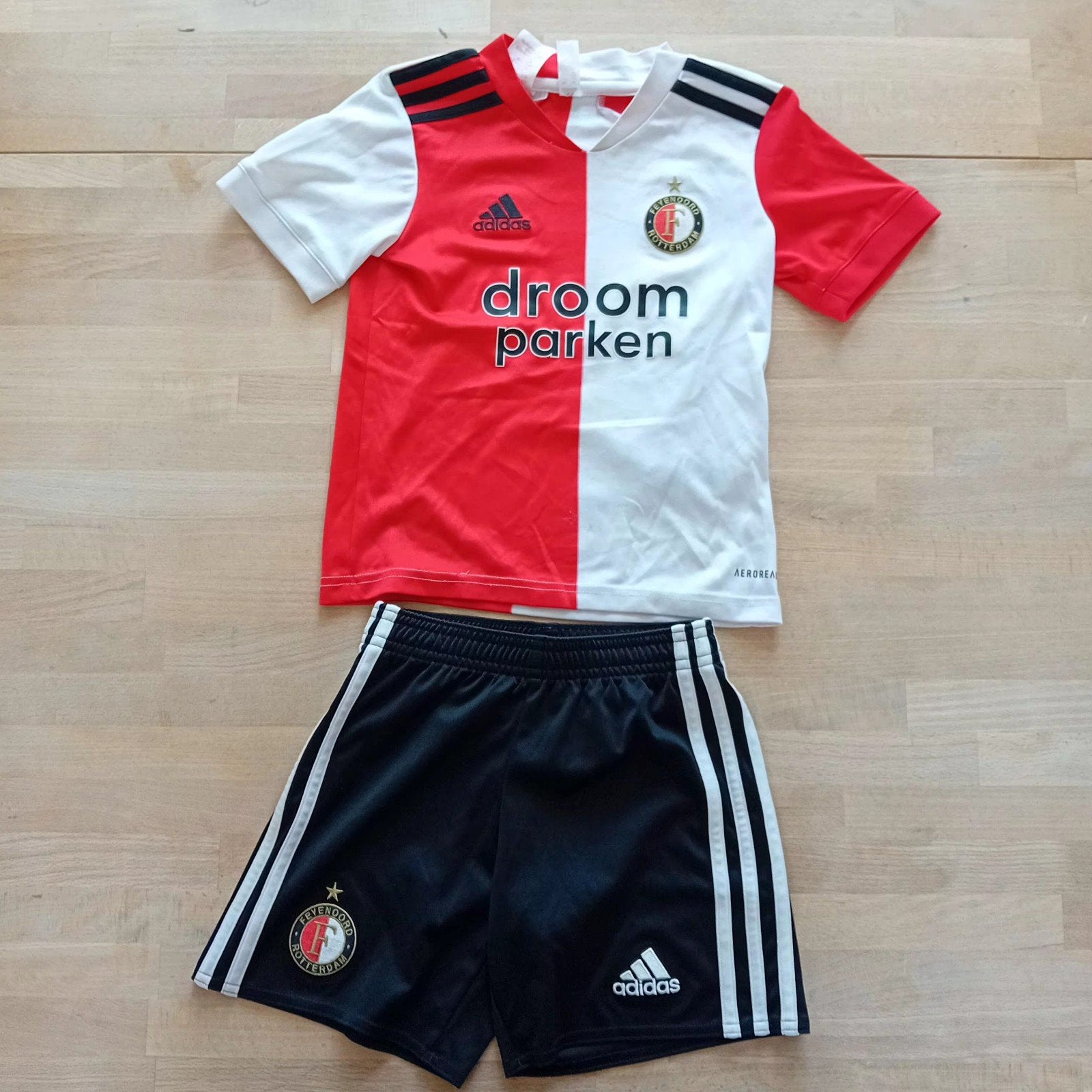 Feyenoord tenue voor jonge kameraadjes (5-6 jaar), Ophalen of Verzenden, Gebruikt