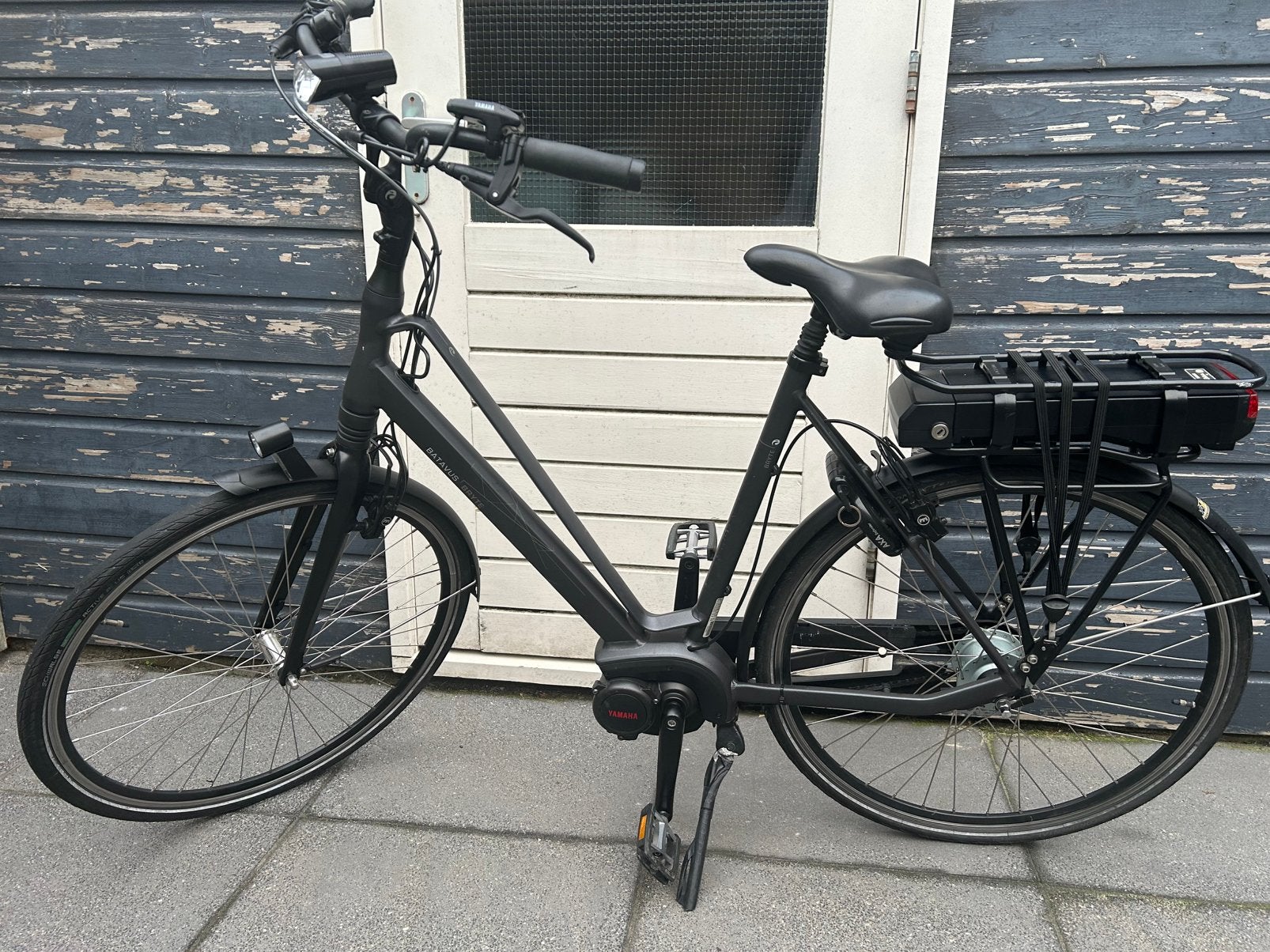 Batavus Bryte elektrische fiets grijs met middenmotor