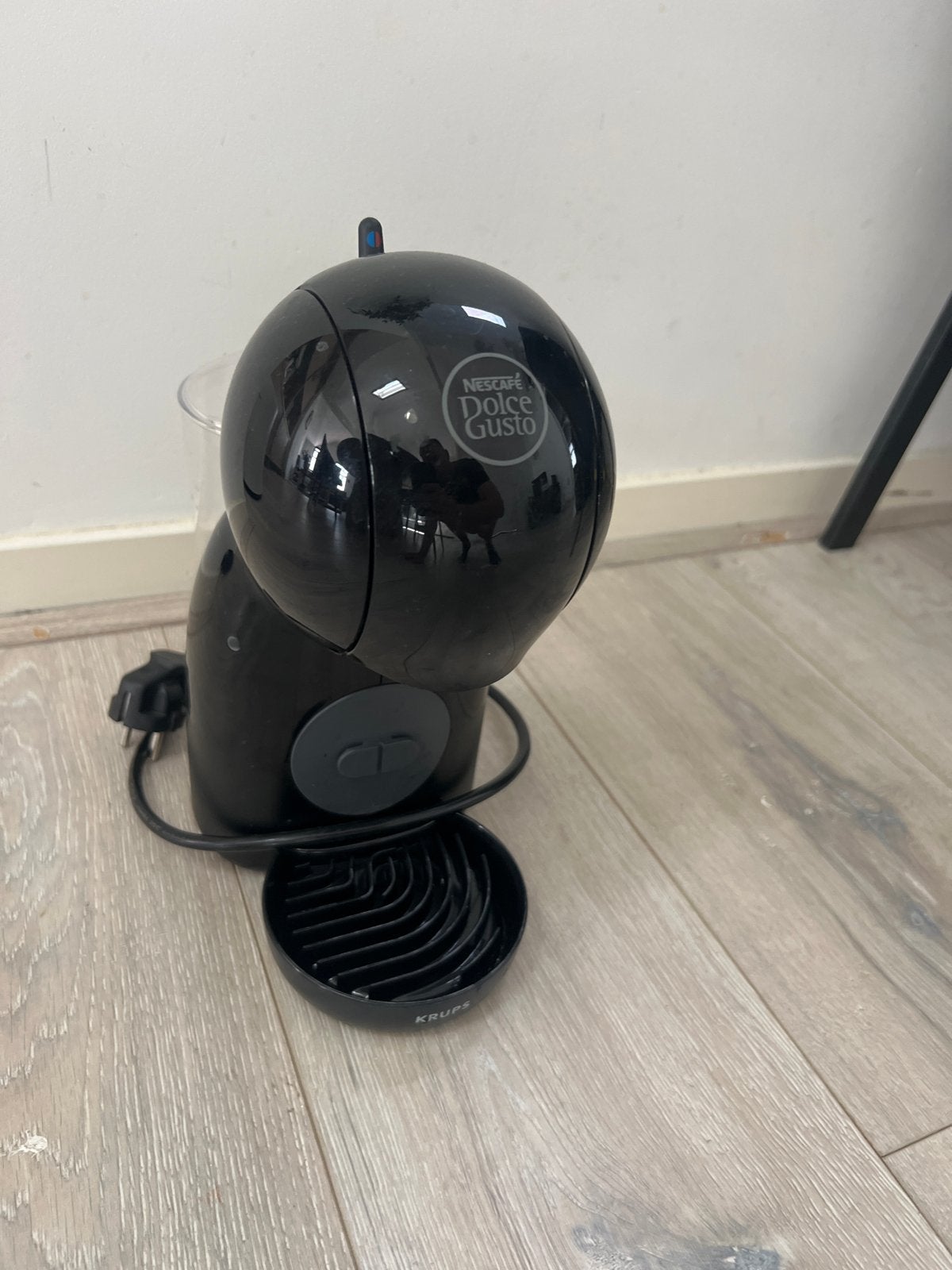 Nescafé Dolce Gusto koffiezetapparaat, Witgoed en Apparatuur, Ophalen, Koffiemachine, Zo goed als nieuw, 1 kopje