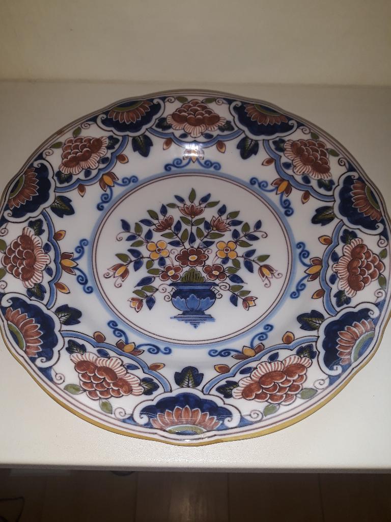 Wandbord Makkum met mand bloemen, Ophalen of Verzenden