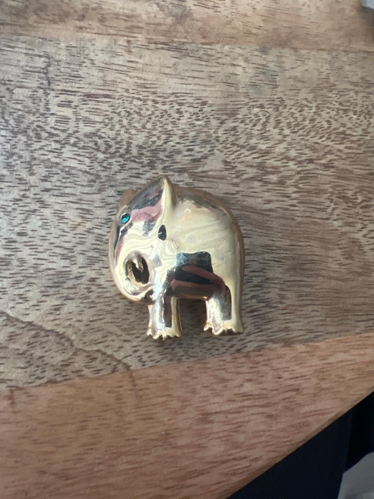 Vintage Goudkleurige Olifanten Broche met Groene Steen, Overige materialen, Minder dan 4 cm, Ophalen of Verzenden, Zo goed als nieuw