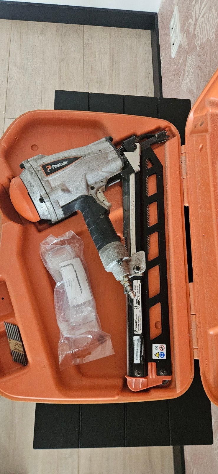 Paslode spijkertacker 51-90 mm, Ophalen, Zo goed als nieuw, Tacker/nietmachine, Overige merken