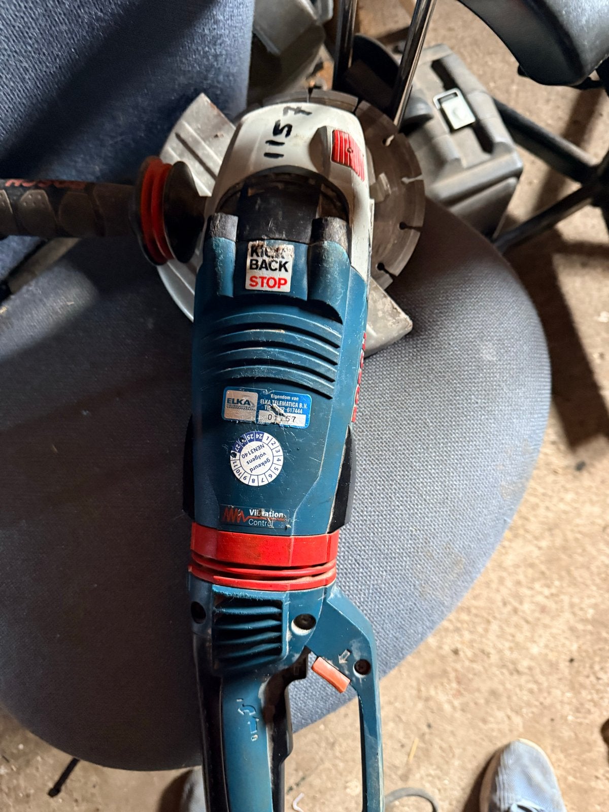 Bosch GWS 24-230 LVI Professional Haakse Slijper, Ophalen of Verzenden, Gebruikt, 1000 watt of meer, Haakse handslijpmachine