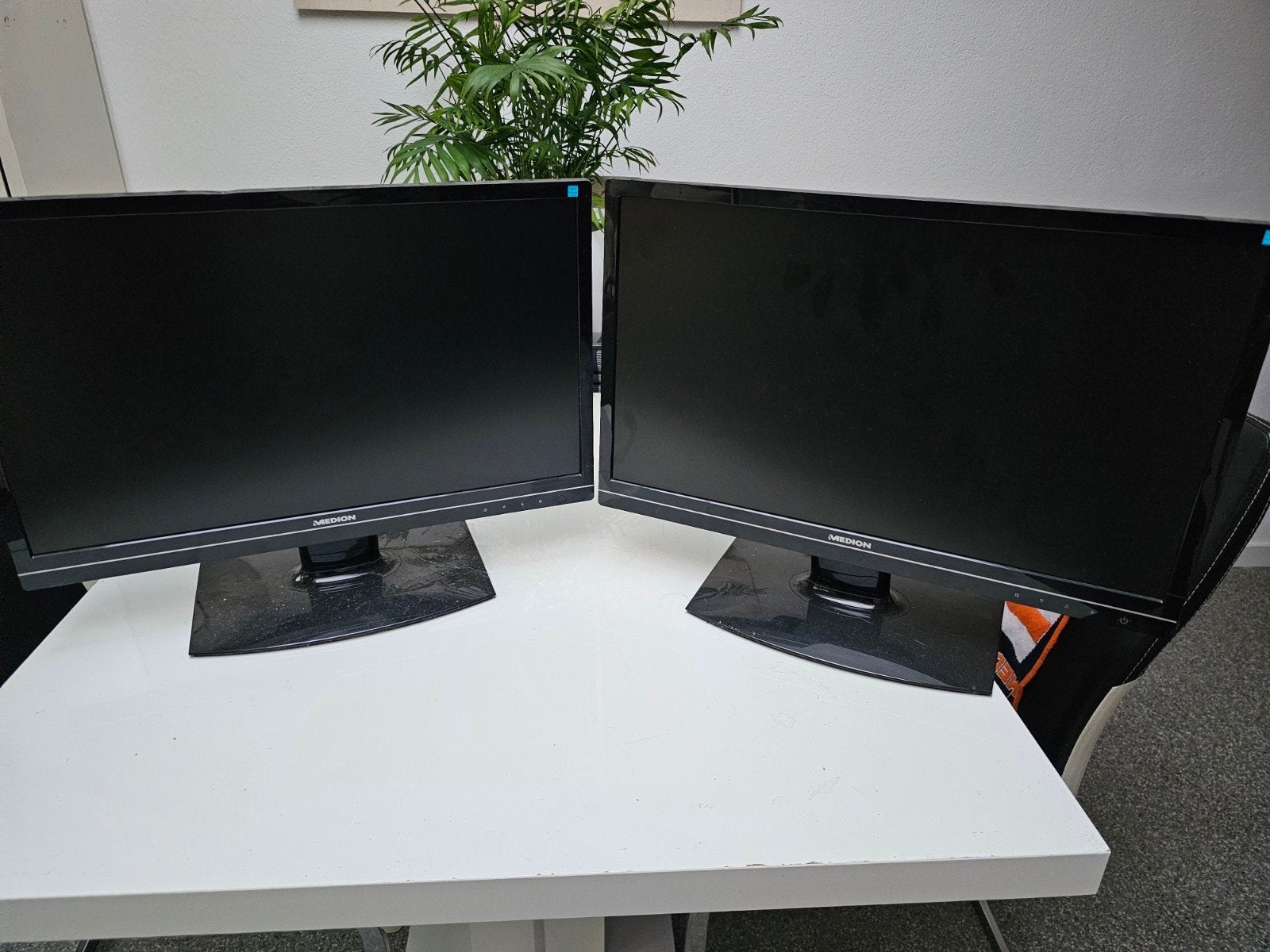 Medion 23 inch LED Backlight Monitor MD 20888 (2 stuks), Ophalen, Gebruikt, Medion, LED