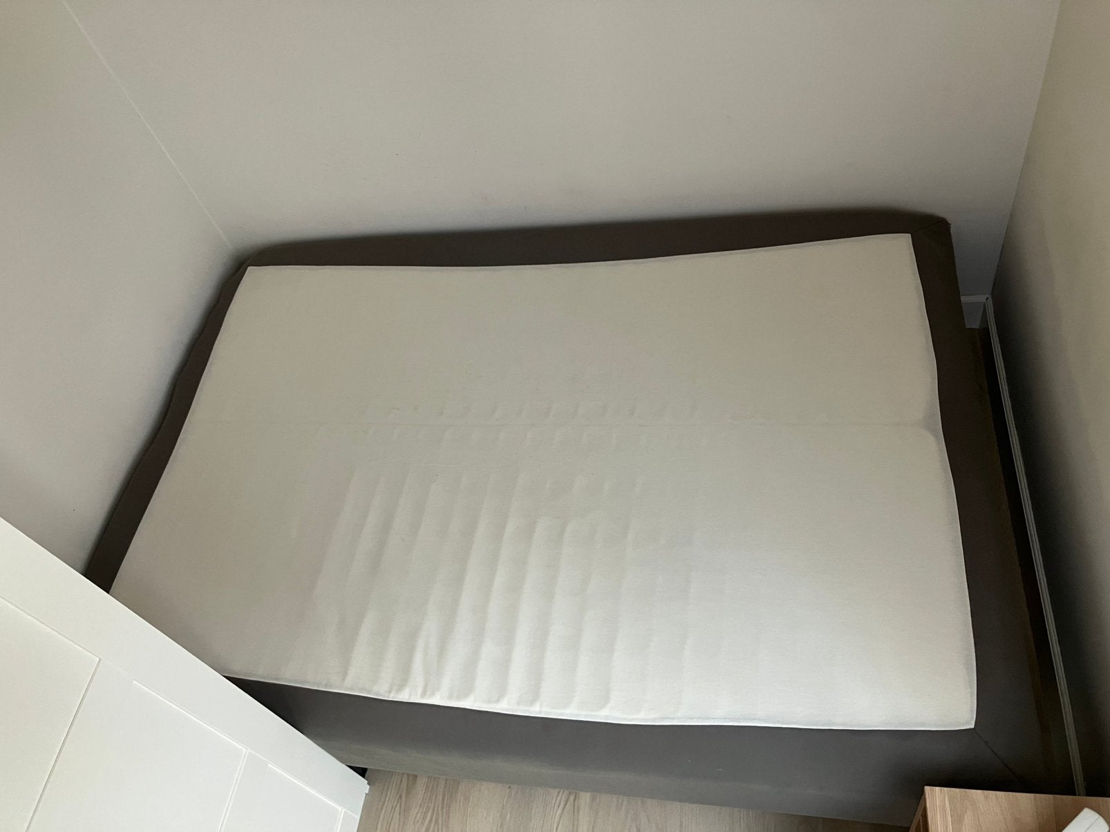 IKEA LYNGÖR 140x200, Ophalen, Zo goed als nieuw, Tweepersoons, 140 cm