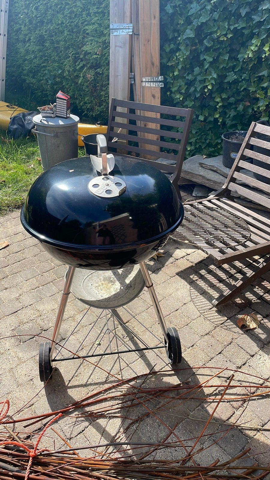 Weber barbecue 57,5cm met stevige deksel en waterdichte hoes, Ophalen, Gebruikt, Met accessoires