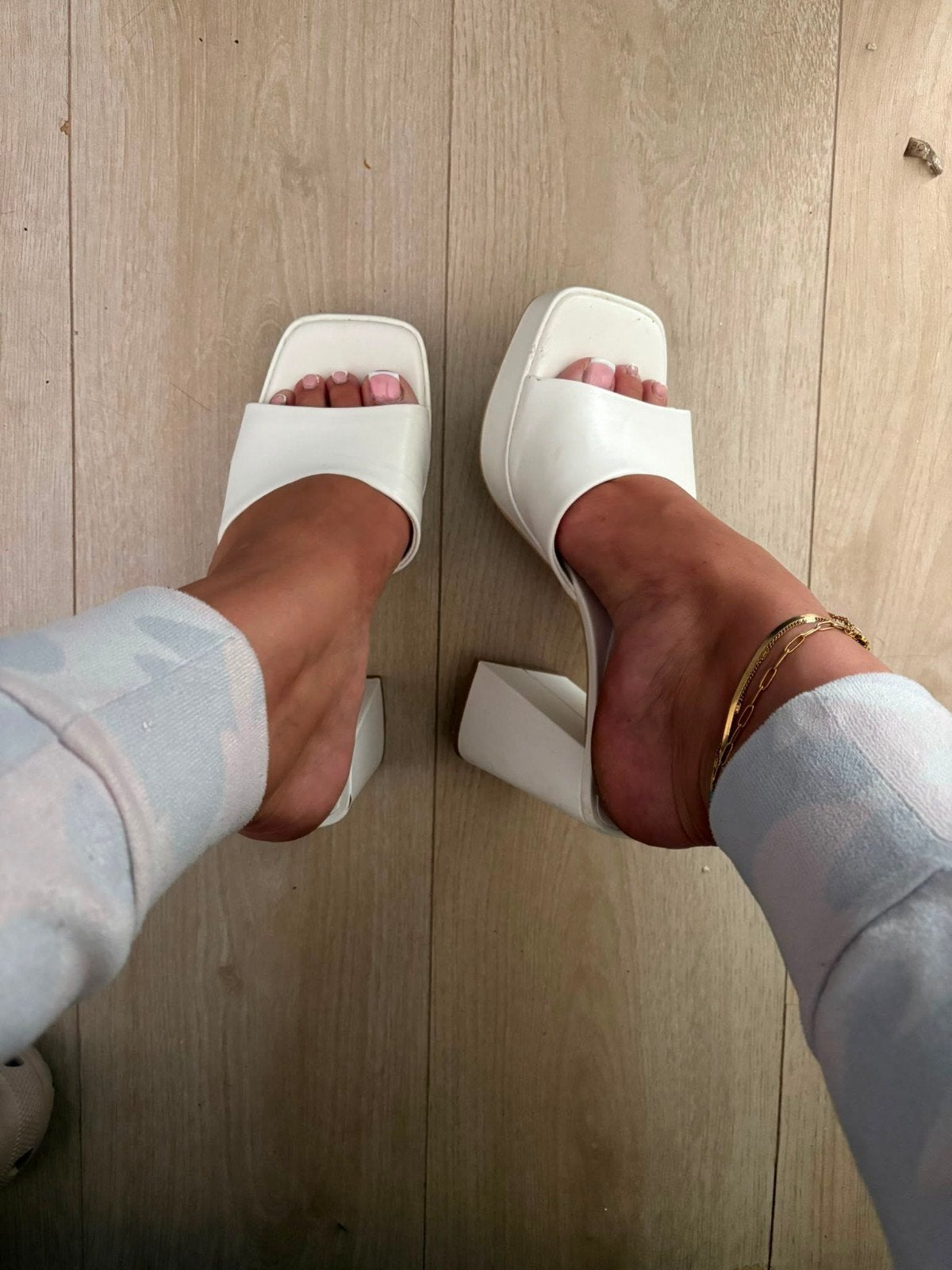 Mooir witte blok hakken, Verzenden, Wit, Sandalen of Muiltjes, Geen