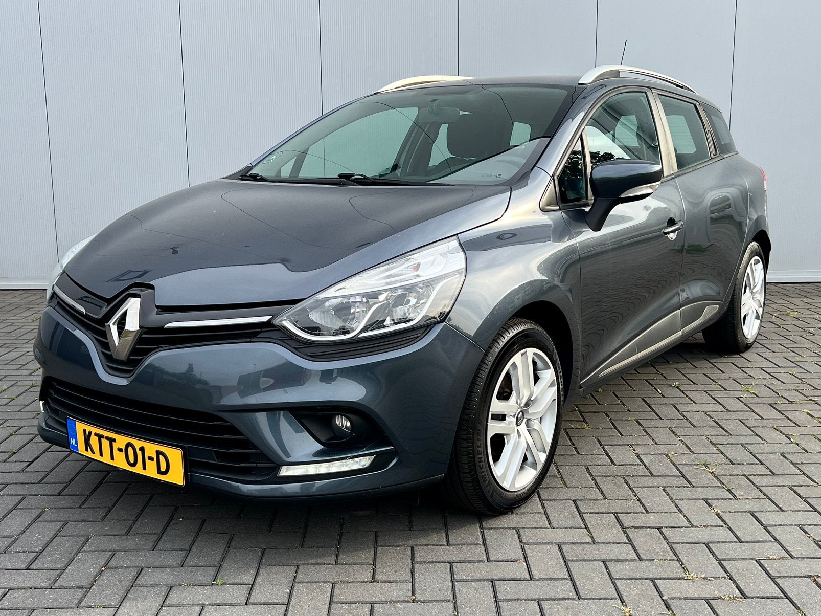 Renault clio 0.9 TCe Airco, Navi,Cruise,Dealer onderhouden, Voorwielaandrijving, 898 cc, Stof, 1098 kg