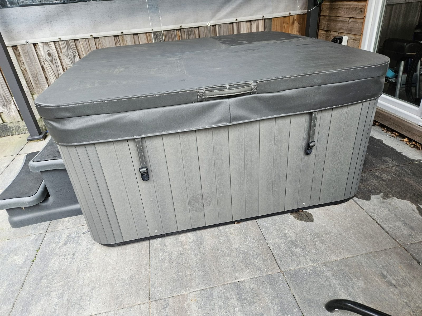 Jacuzzi 4 persoons balboa, Ophalen, Zo goed als nieuw