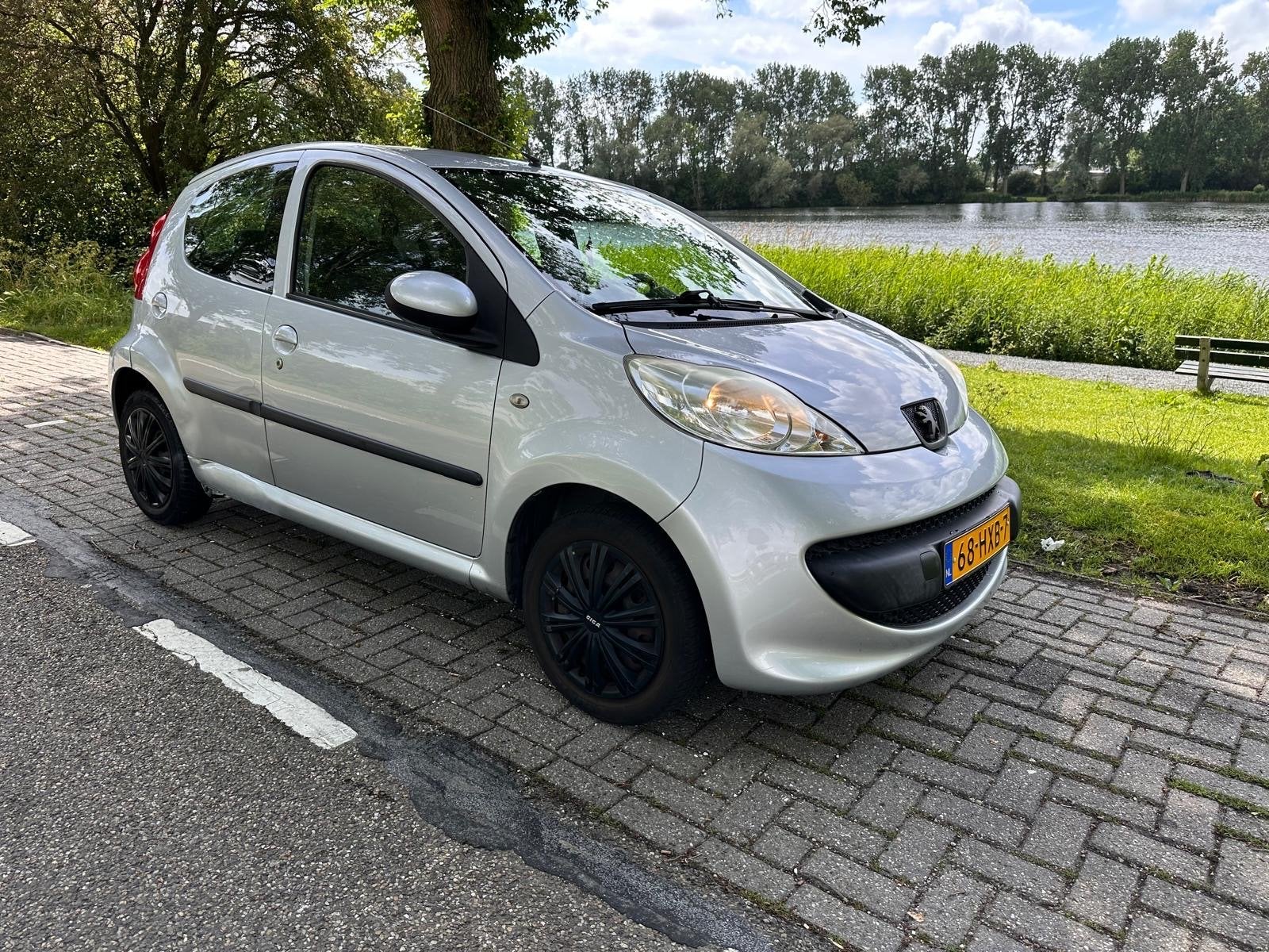 Peugeot 107 1.0 12V 5DR 2009 Grijs, Auto's, Voorwielaandrijving, 4 stoelen, 68 pk, Origineel Nederlands