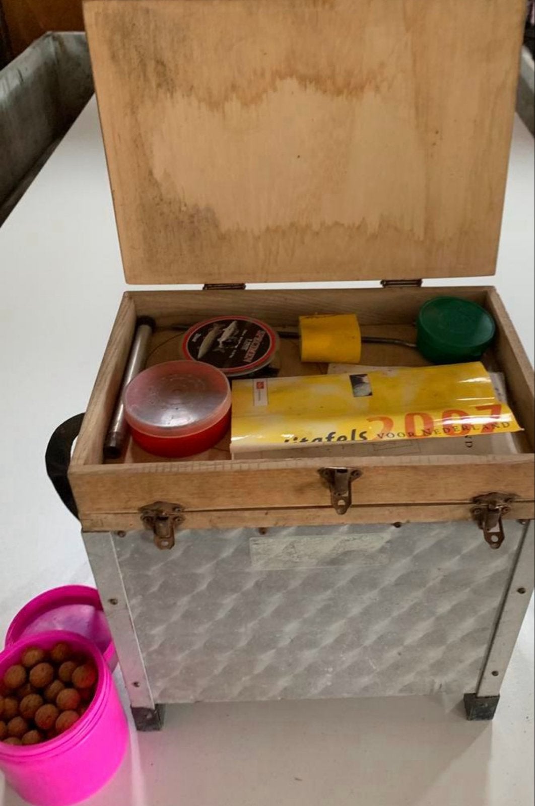 Vintage viskist met inhoud - Compleet voor de visser, Ophalen of Verzenden, Gebruikt, Koffer of Tas