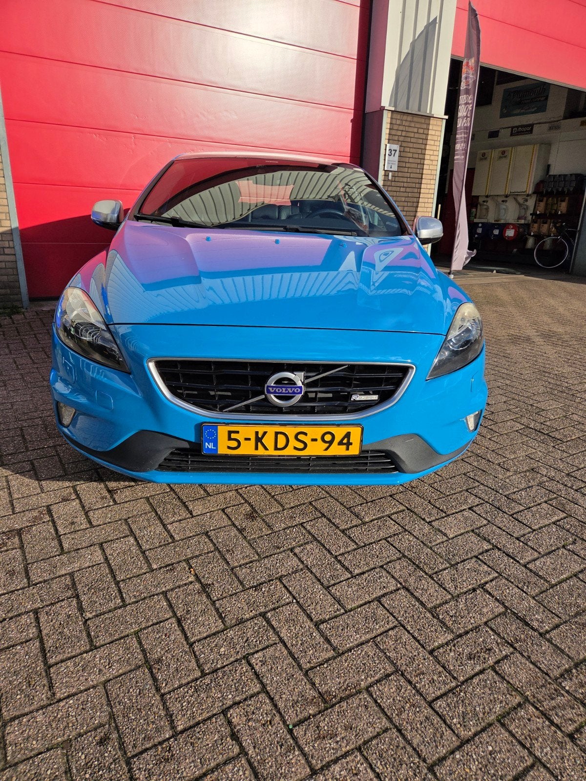Volvo V40 1.6 T4 180PK Powershift 2013 Blauw, 1596 cc, Zwart, 4 cilinders, Bedrijf