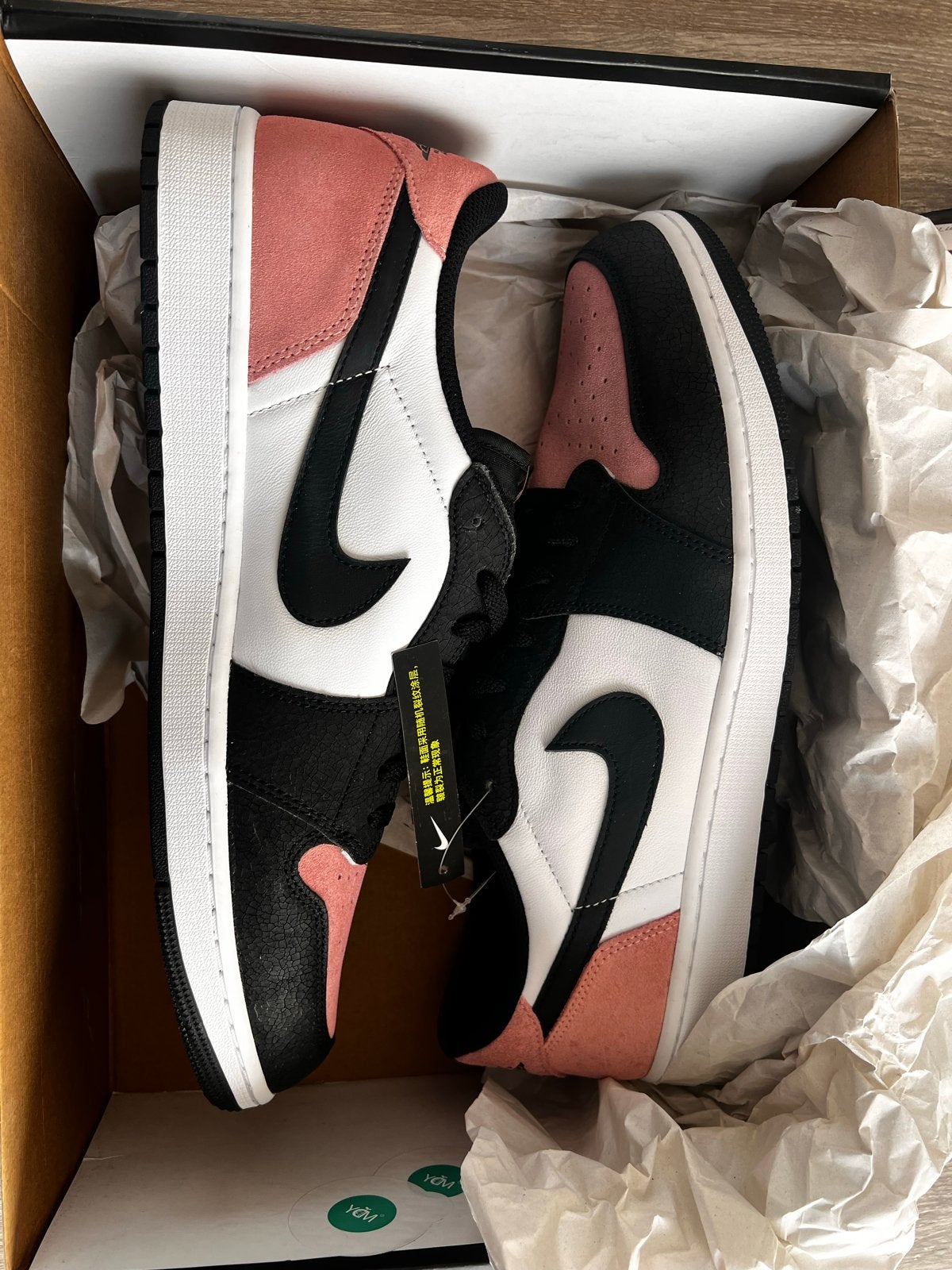 Air Jordan 1 Low OG "Bleached Coral" - Maat 50.5, Ophalen of Verzenden, Nieuw, Zwart, Sneakers of Gympen
