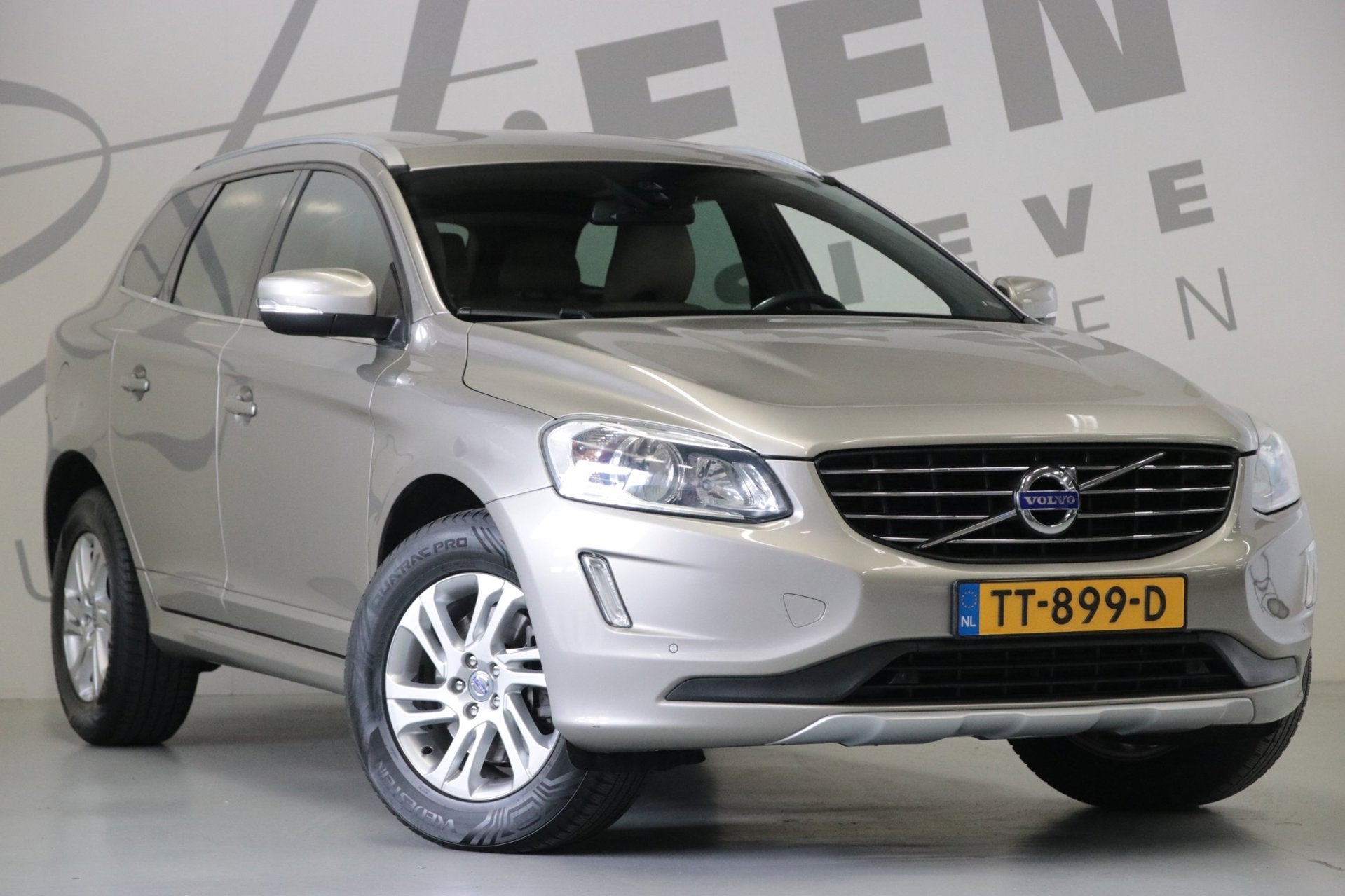 Volvo XC60 2.0 T5 FWD Memory/ Stoelverwarming, Auto's, Volvo, Gebruikt, 4 cilinders, 1969 cc, Bedrijf