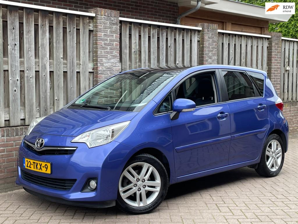 Toyota Verso-S 1.3 VVT-i Dynamic Panodak, Trekhaak, keyless,, Voorwielaandrijving, Euro 5, Stof, Gebruikt
