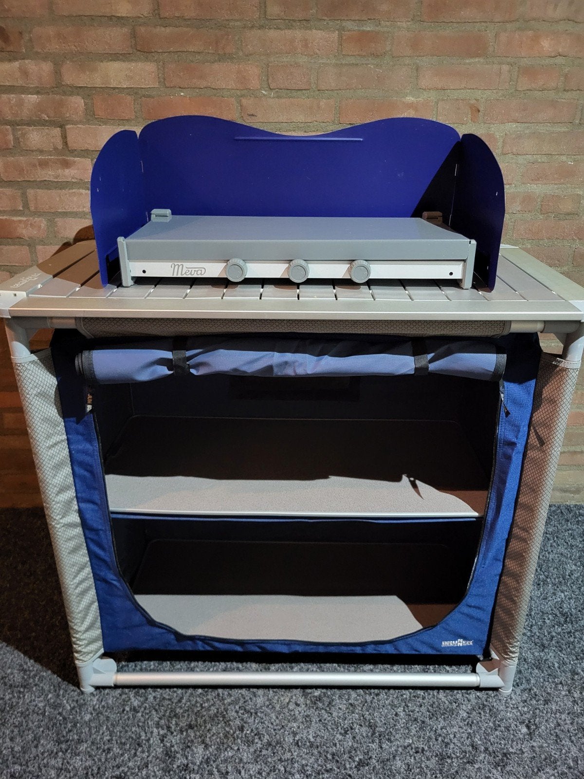 ALU OPVOUWBARE CAMPING KEUKEN MET SCHERM., Ophalen, Zo goed als nieuw, Campingkast