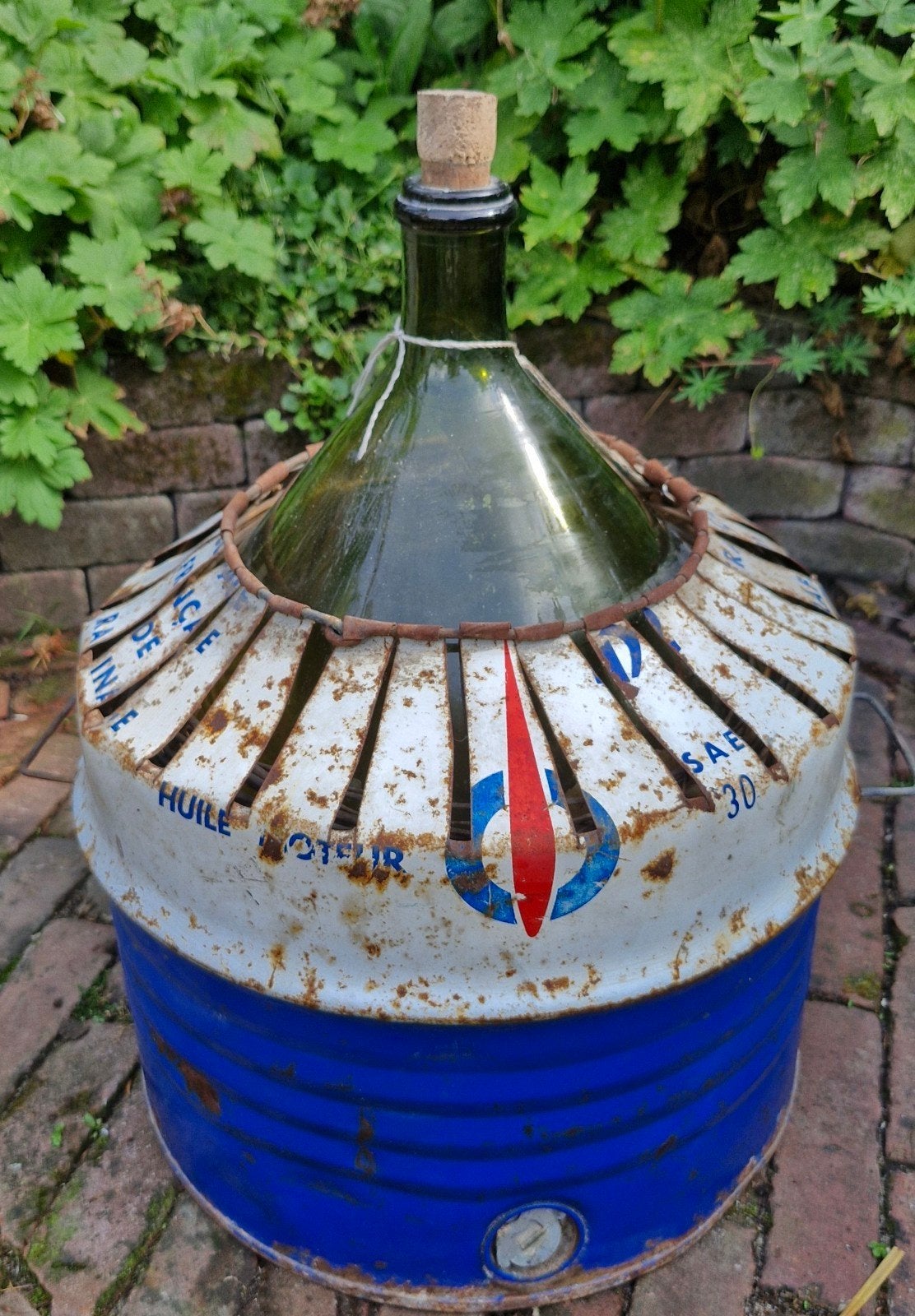 Oude franse gistfles, Ophalen