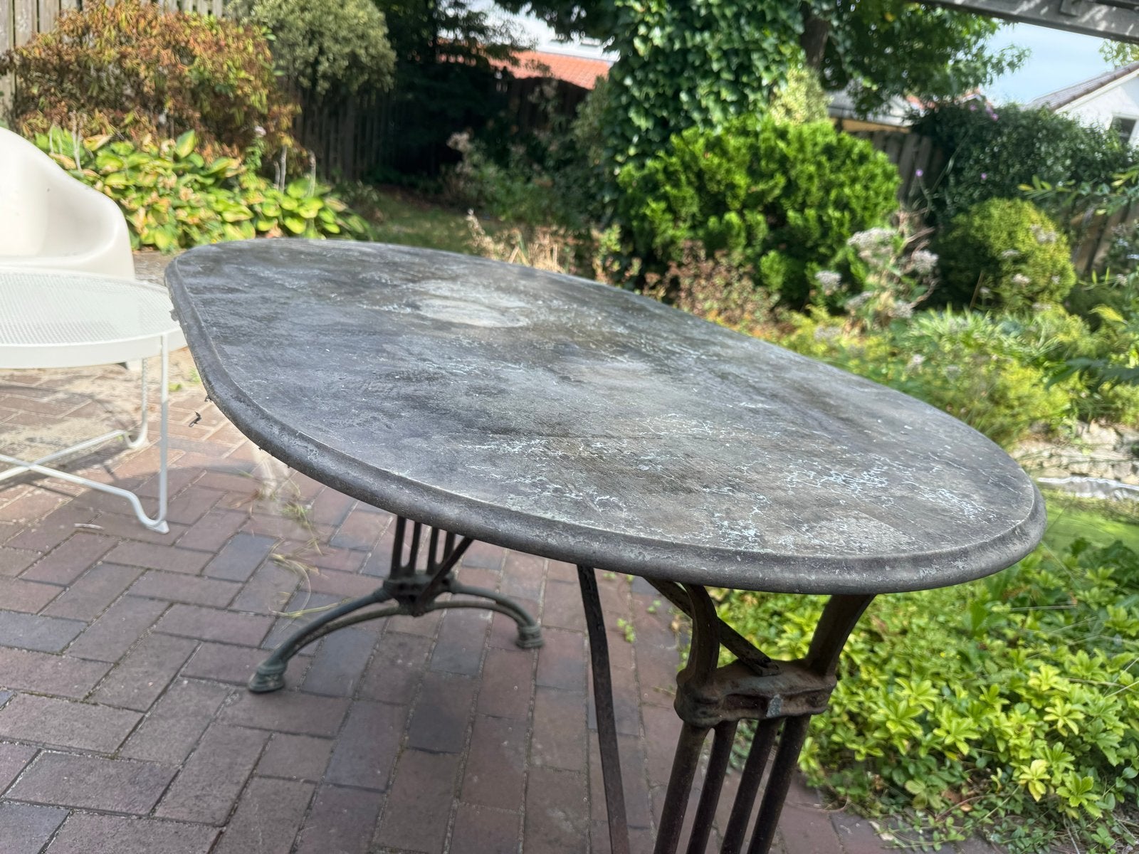 Vintage gietijzeren tuintafel met marmeren blad, Ophalen of Verzenden