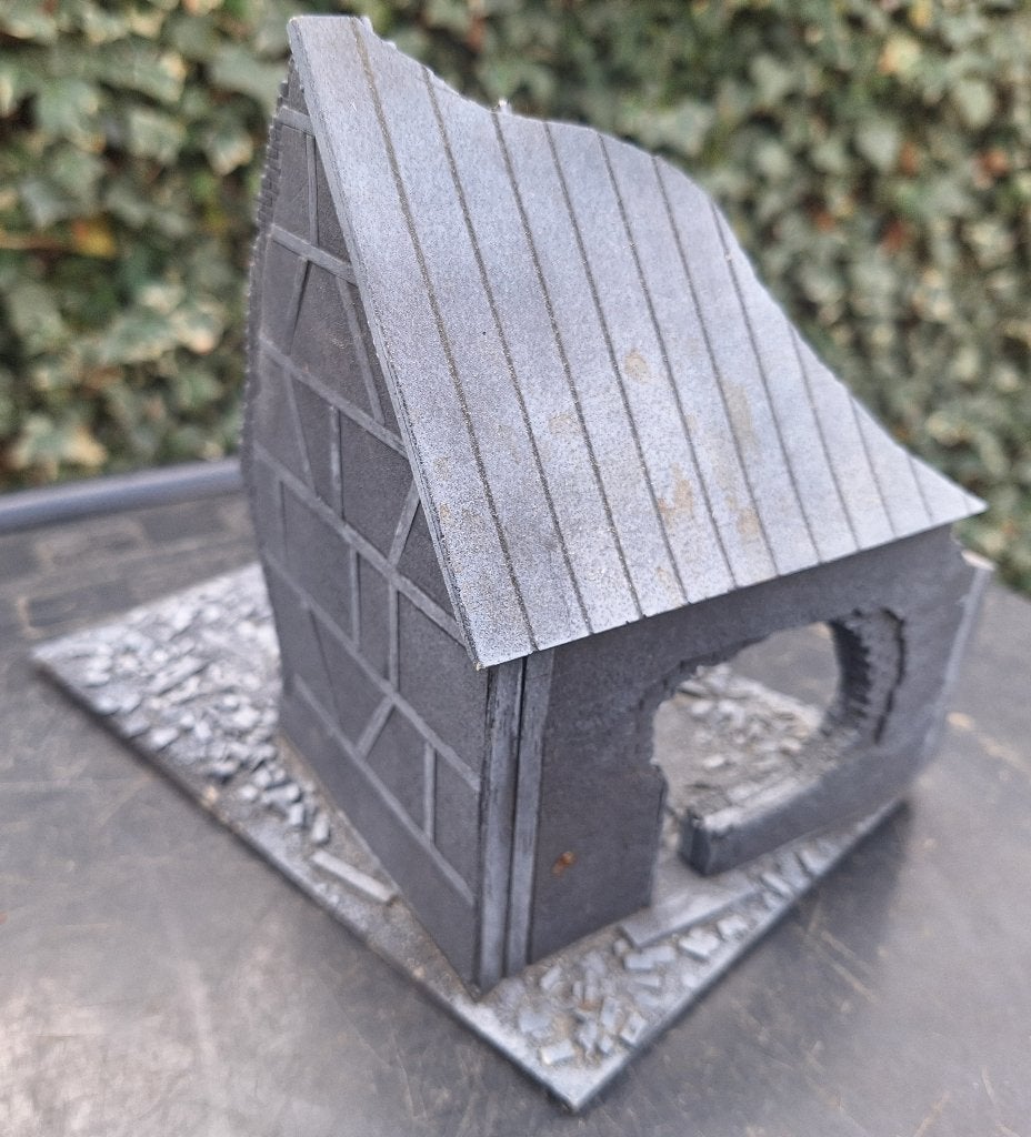 Dioramabase kapot geschoten fackwerkschuur - resin 1/48, Verzenden, Zo goed als nieuw, 1:50 of kleiner, Diorama