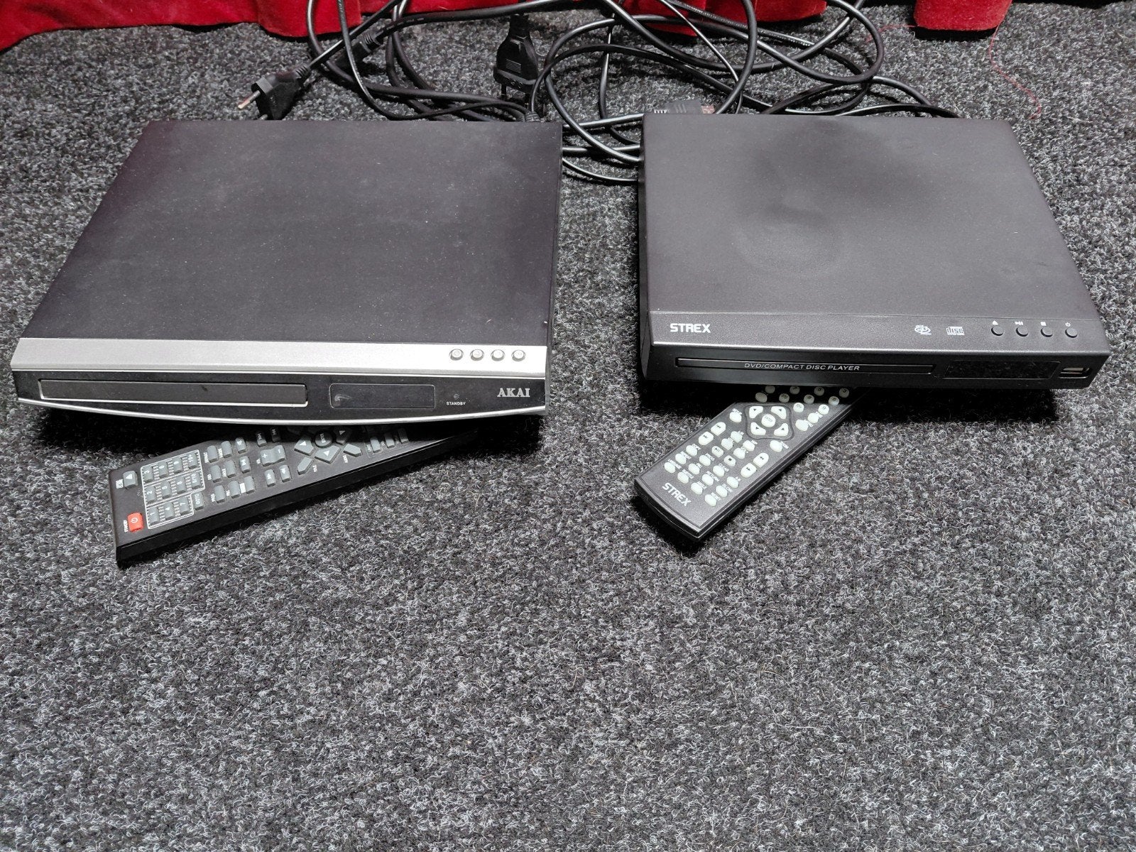 2 DVD-spelers (Akai & Strex) inclusief afstandsbedieningen, Ophalen, Gebruikt, Dvd-speler, Overige merken