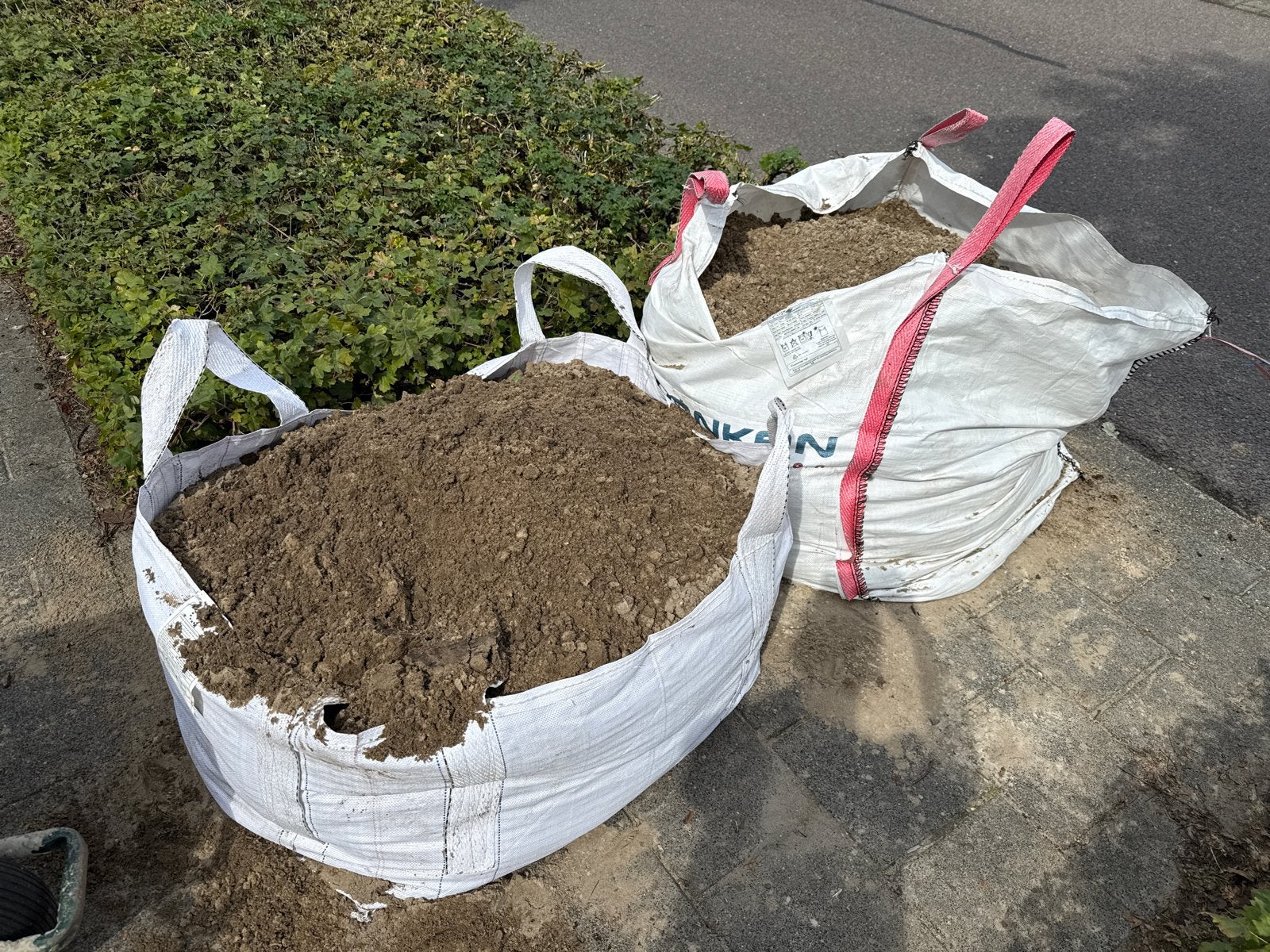 Ophoogzand in big bags / geel zand / wit zand, Ophalen, Gebruikt, Ophoogzand