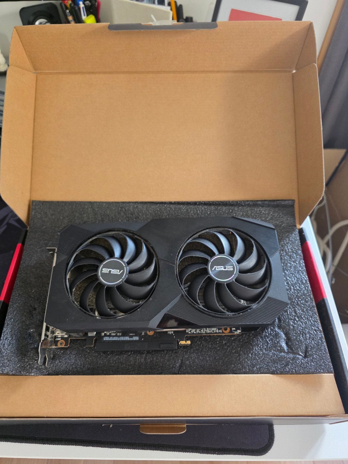 Asus AMD Radeon RX 6600 V2 Graphic Card, Computers en Software, Videokaarten, AMD, GDDR6, Ophalen of Verzenden, Zo goed als nieuw