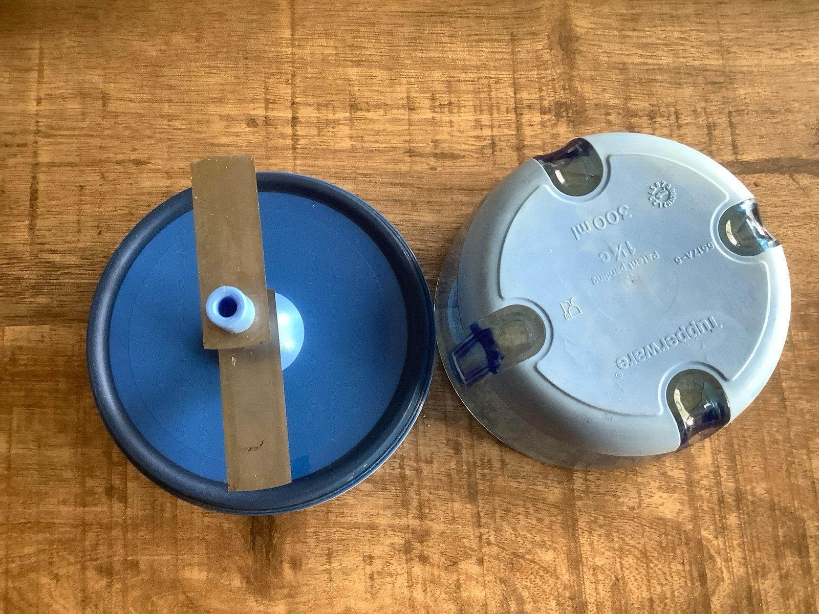 Tupperware Quick Chef 300 ml met hakmolen, Gebruikt, Blauw, Ophalen of Verzenden, Met deksel