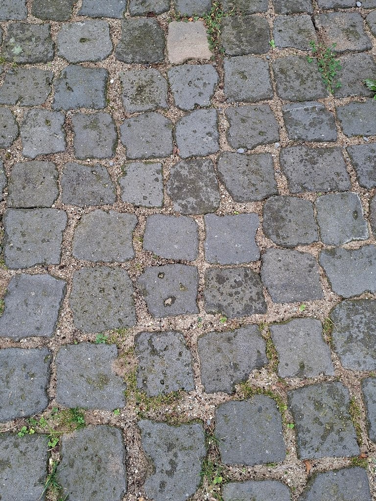 Gratis ca 15-20m2 keien basalt lava, Ophalen, Gebruikt, Antraciet, Kei