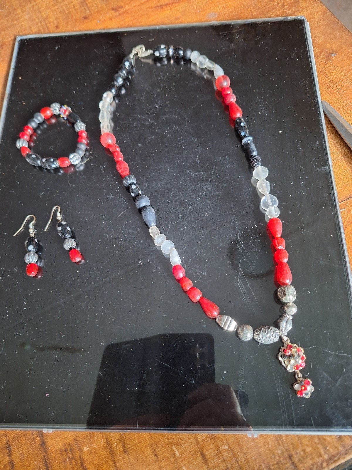 mooie Handgemaakte set : ketting - armband -oorbellen, Ophalen of Verzenden, Zo goed als nieuw, Overige materialen
