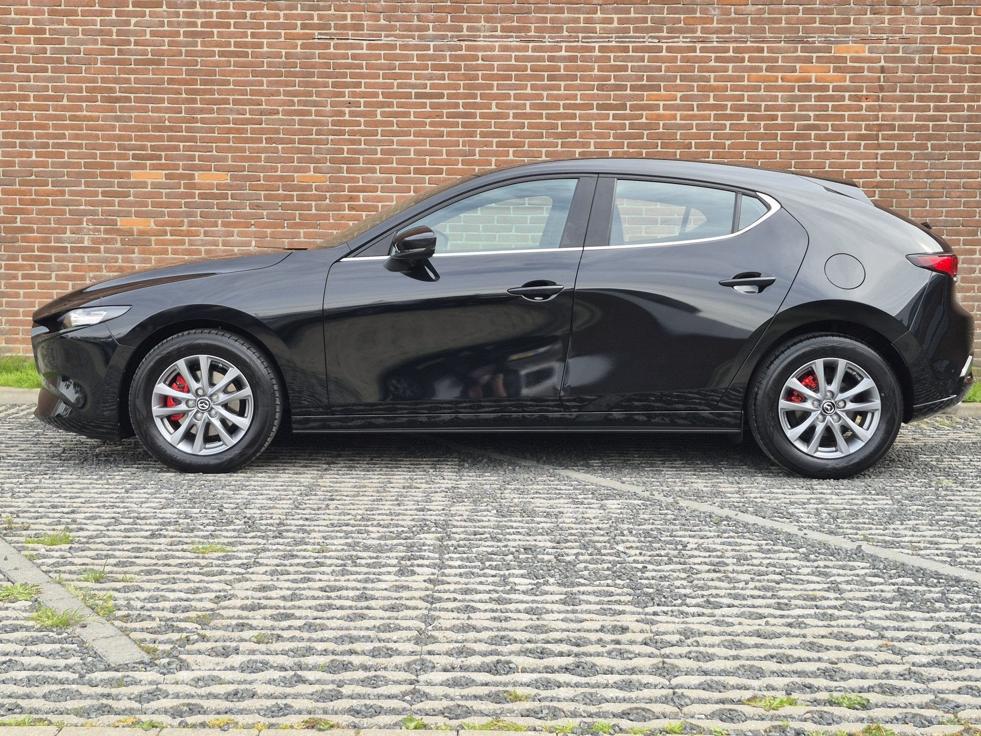 Mazda 3 2.0 e-SkyActiv-X M Hybrid 186 Prime-line NAVI | ACHT, Voorwielaandrijving, Gebruikt, Zwart, Origineel Nederlands