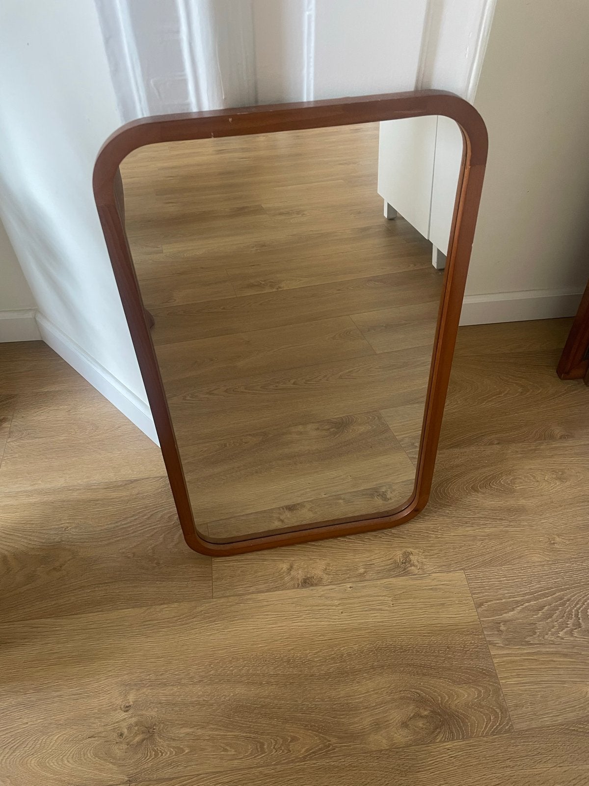 Xenos spiegel met smal houten frame, Huis en Inrichting, Ophalen, Minder dan 50 cm, Gebruikt, 100 tot 150 cm