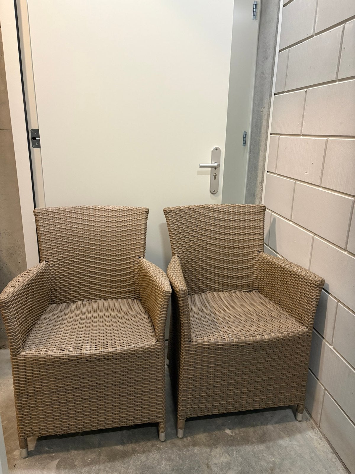 2 stoelen voor buiten, Ophalen, Zo goed als nieuw, Kunststof