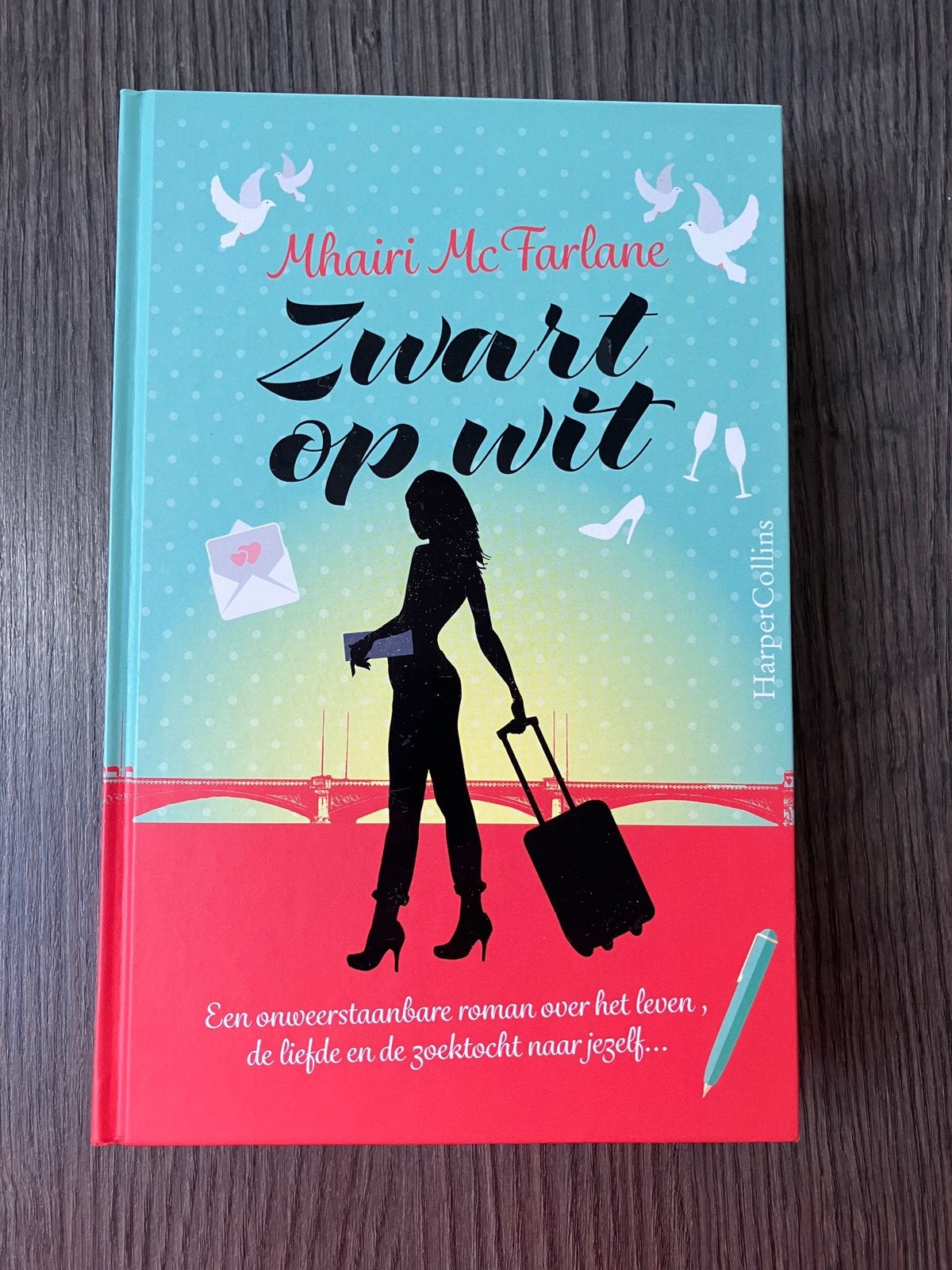 Mhairi McFarlane - Zwart op wit - hardcover, Ophalen of Verzenden, Zo goed als nieuw, Amerika