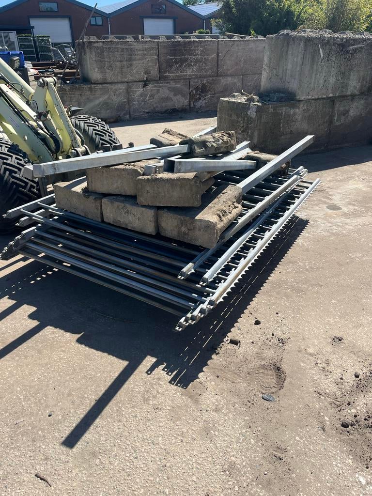Hekwerk 20 meter - Robuust en compleet, Tuin en Terras, Ophalen, Gebruikt, IJzer, Spijlenhekwerk