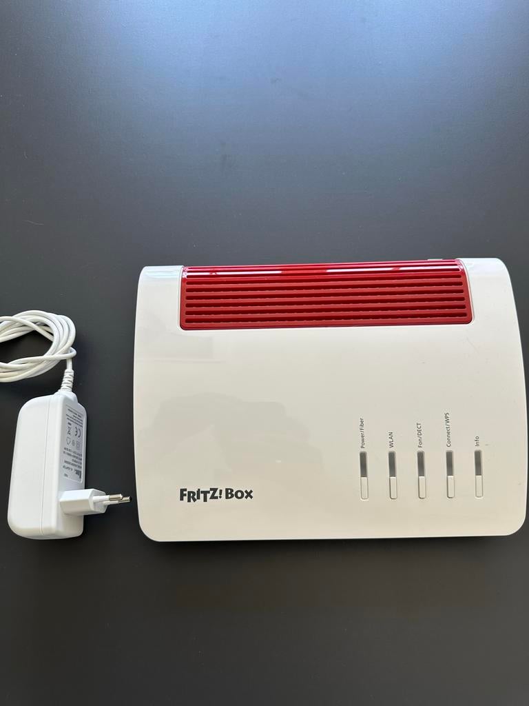Fritz Box 5590 Fiber- zo goed als nieuw, Ophalen of Verzenden, Zo goed als nieuw