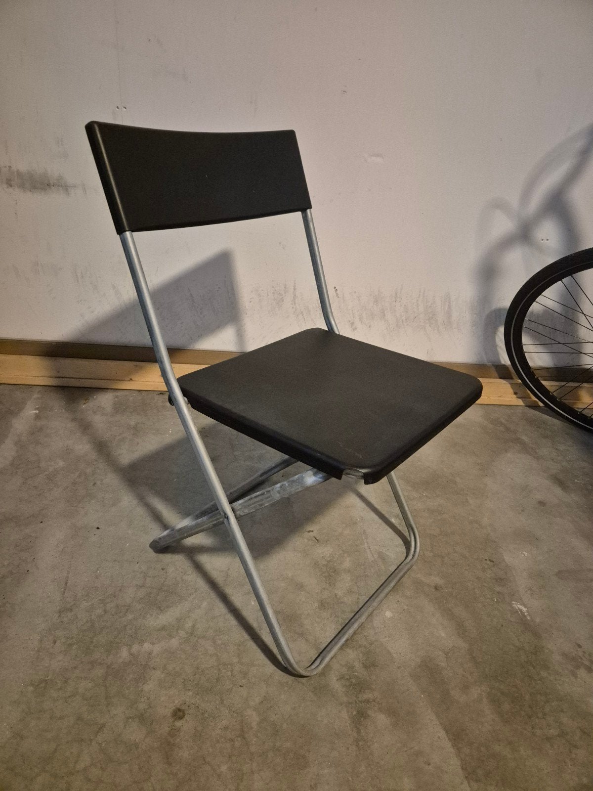 4 x IKEA opvouwbare stoel - zwart, Ophalen, Modern, functioneel, Zwart, Vier