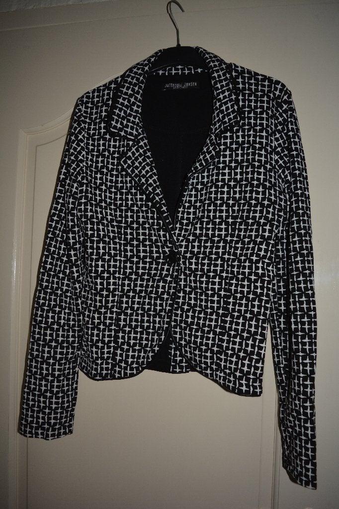 juffrouw Jansen, leuk vlot jasje, maat S, Kleding | Dames, Zwart, Ophalen of Verzenden, Zo goed als nieuw, Jasje