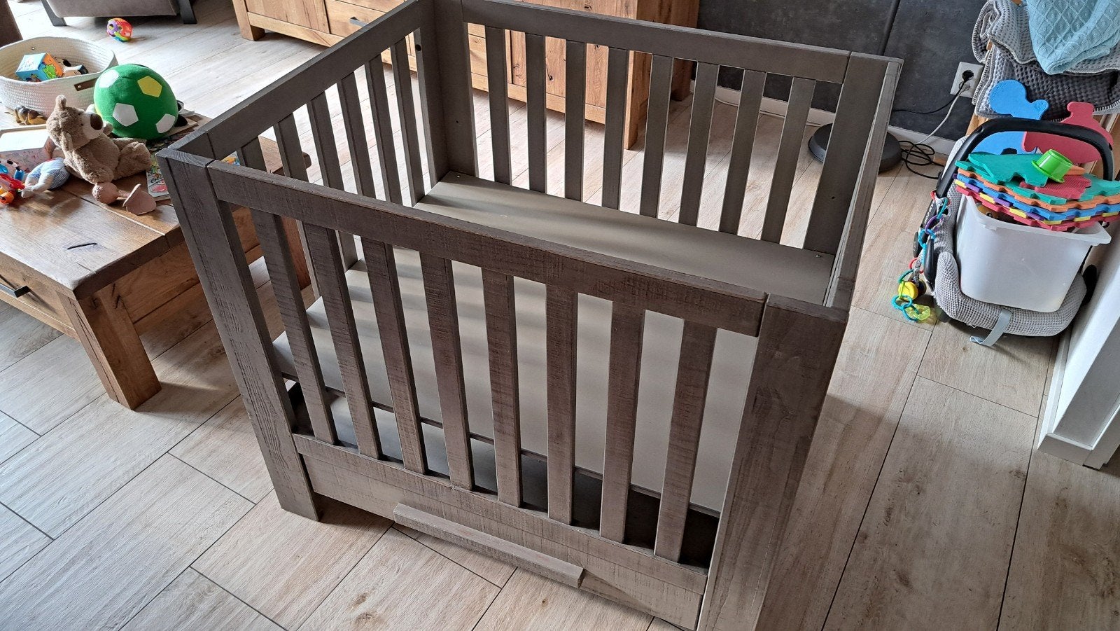 Coming Kids box greywash - in hoogte verstelbaar en met la, Kinderen en Baby's, Ophalen, Gebruikt, Rechthoekig, In hoogte verstelbaar