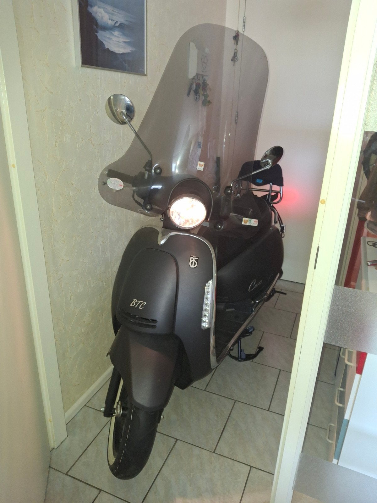 BTC Riva Scooter - Matzwart, Nieuwe Accu, Weinig KM, Ophalen, Zo goed als nieuw, Benzine