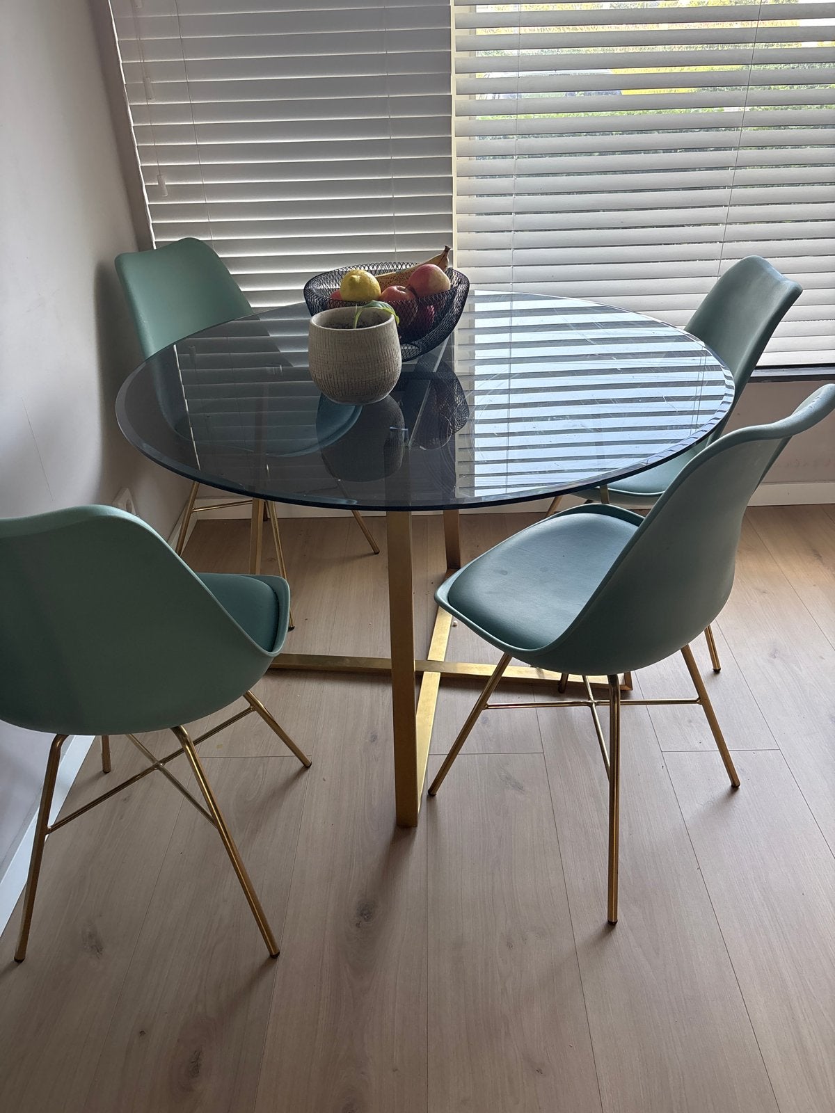 Ronde glazen eettafel met 4 stoelen, Huis en Inrichting, Tafels | Eettafels, Gebruikt, Vier personen, Rond, Glas, Ophalen