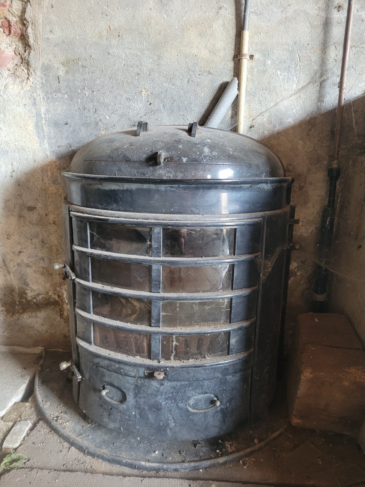 Antieke Kolenkachel - Robuust en Decoratief, Huis en Inrichting, Ophalen, Gebruikt, Overige brandstoffen, Vrijstaand
