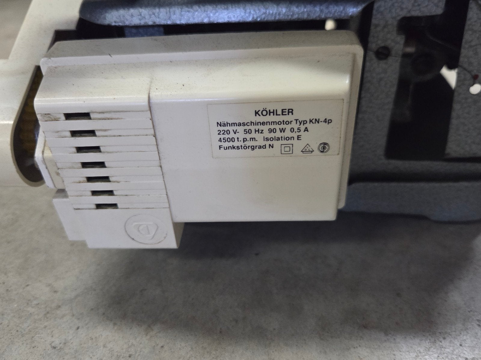 Köhler Overlockmachine Model 81 K 6 met Handleiding, Ophalen of Verzenden, Lockmachine, Overige merken