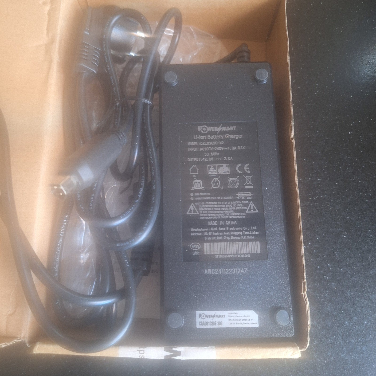 Powermart Li-ion Batterijlader DZLM3620-M2 42V 2.0A, Zo goed als nieuw