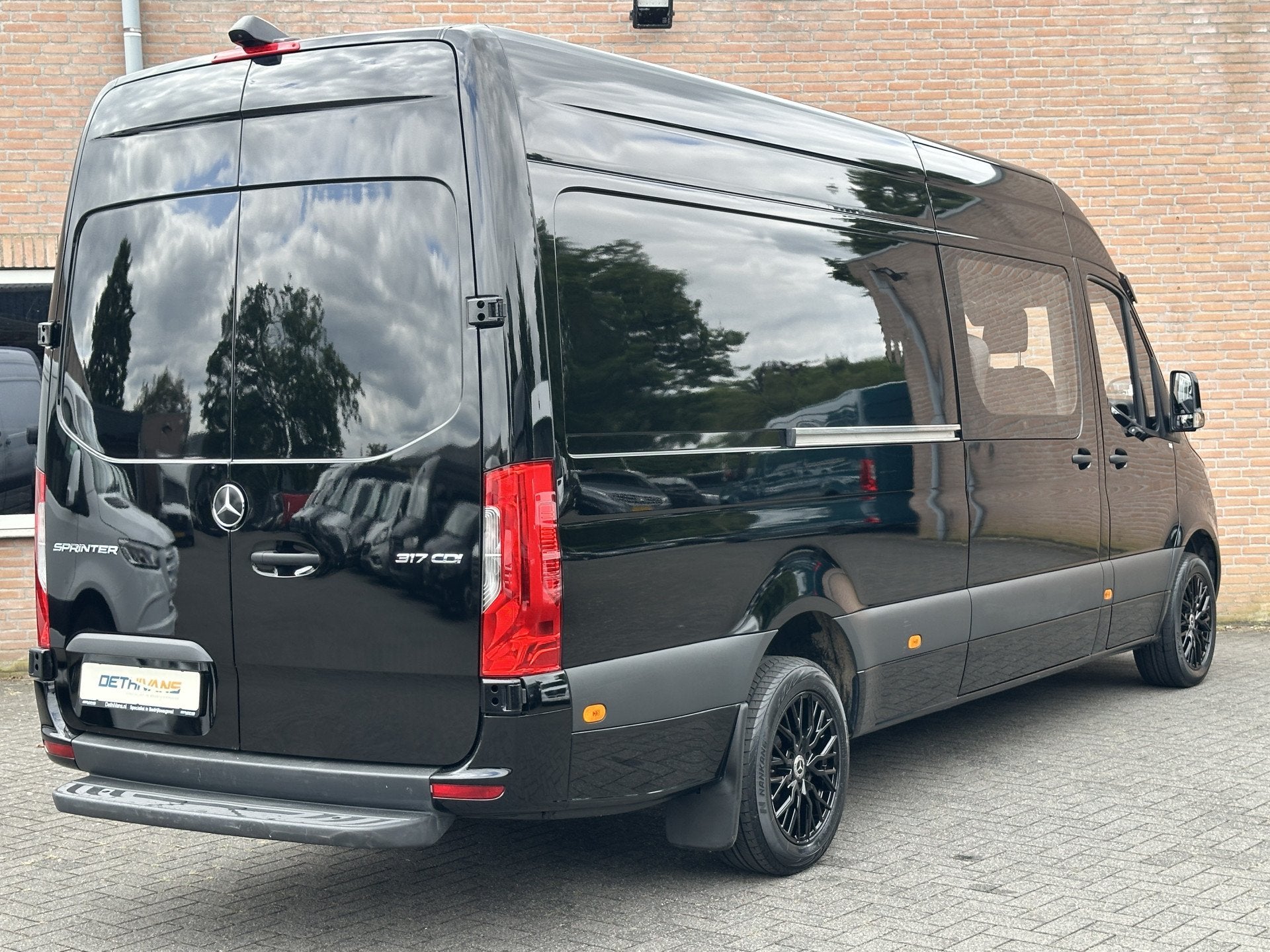 Foto 5 van Mercedes-Benz Sprinter 317CDI 170PK L3H2 Dubbelcabine 6-Pers