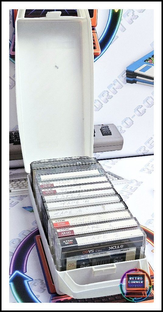 Commodore 64 mixtapes cassettebox - zelf opgenomen software, Computers en Software, Verzenden, Commodore 64