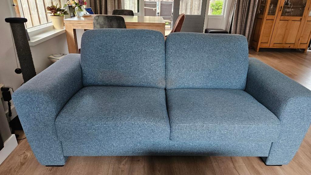 Gratis af te halen 2 & 3 zits bank vanaf dinsdag 12 Mei, Huis en Inrichting, Banken | Bankstellen, Ophalen, Gebruikt, Overige maten